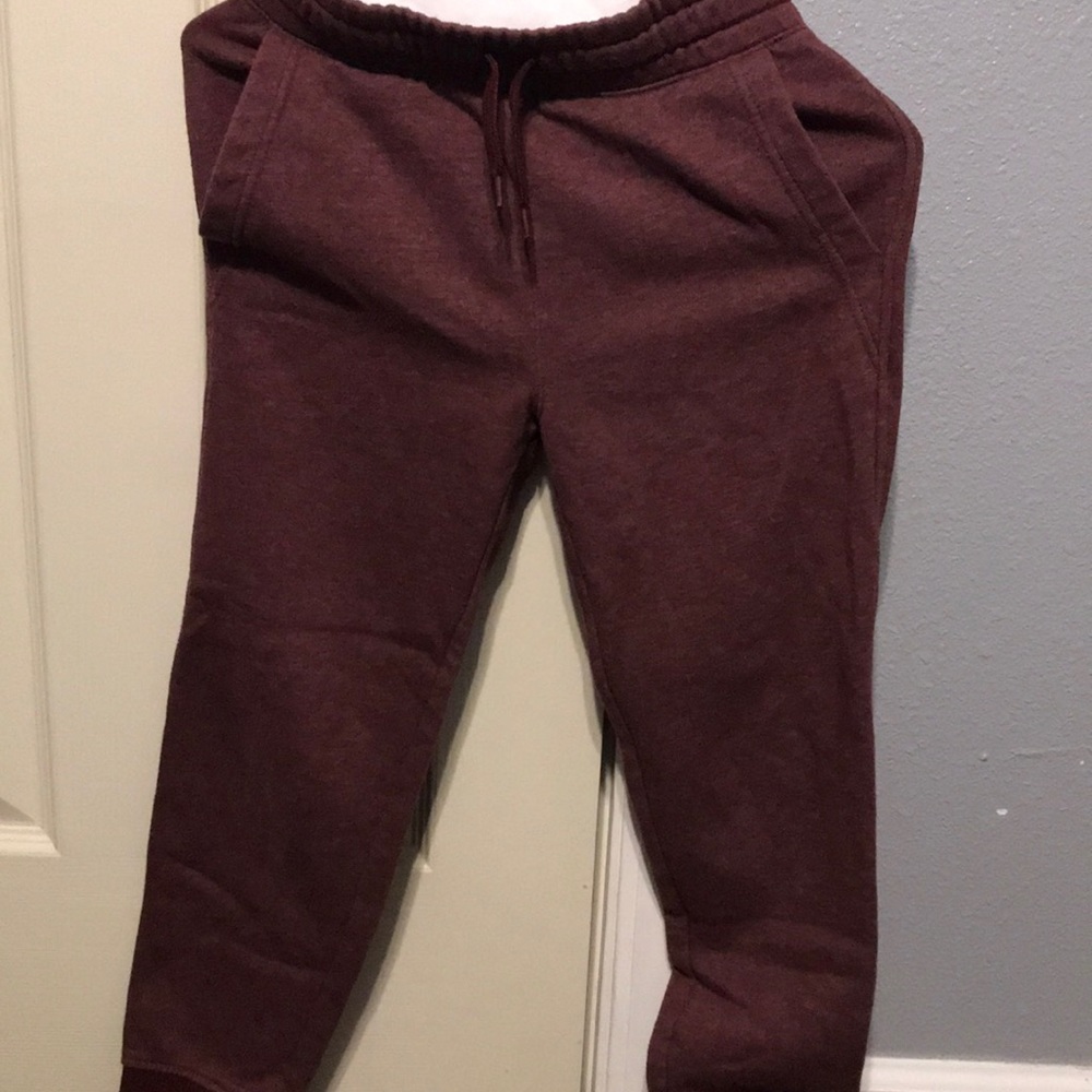 maroon sweatpants